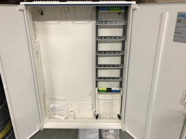 Hager Verteilerschrank mit 1x Verteilerfeld ZU37VT5APZ2 mit APZ, ZB33S